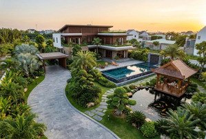 dinh thự 8.200m² mặt tiền nguyễn văn tạo quỹ đất khổng lồ giữa tp.hcm, giá từ 1xx tỷ