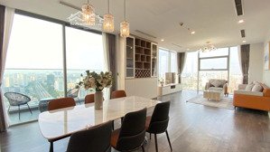 cho thuê các căn hộ 125m, 3 phòng ngủ có slot xe tại king palace vào ngay, lh: 