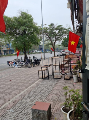 cần bán nhà đất mặt đường ngô gia tự - việt hưng - tp hà nội