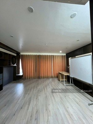 cho thuê biệt thự khu đô thị việt hưng long biên 120m2x4 tầng, mặt phố kinh doanh giá 30 tr