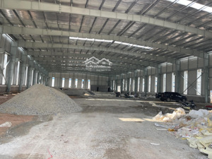 xưởng kcn bến cát: 5100m2*2 (dt 10200m2) cho thuê lẻ 1 xưởng hoặc thuê hết: giấy tờ đầy đủ sx