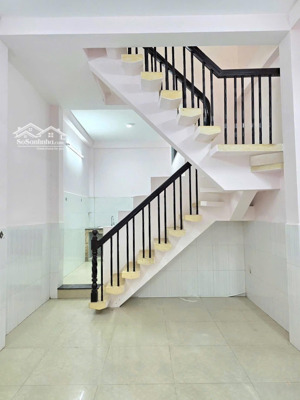 bán nhà trả trước 3 tỷ btct, hàng hiếm khu bàu cát hẻm ô tô thông. bank hỗ trợ 2. x tỷ