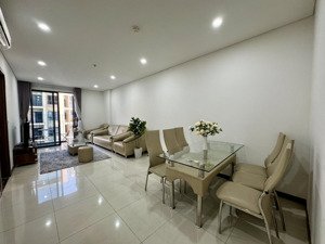 bán căn hộ 2pn 2wc sổ hồng sẵn tầng cao, ban công đông nam mát mẻ