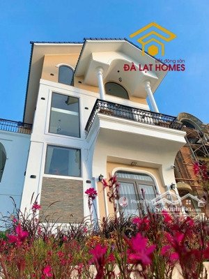 villa trịnh hoài đức đà lạt view hoàng hôn cực chill