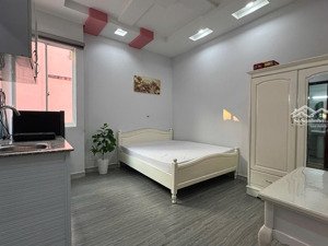 cho thuê căn hộ studio cửa sổ, sạch sẽ q1 gần cầu ông lãnh, cầu calmette, bùi viện, chợ bến thành