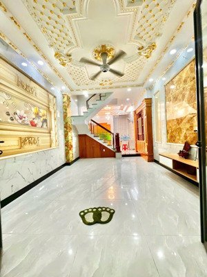 chính chủ - 80/9 dương đức hiền - 5x15- 5 tầng - 5pn-6wc- giá rẻ