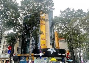 tòa nhà góc 2 mặt tiền siêu đẹp trung tâm quận 1