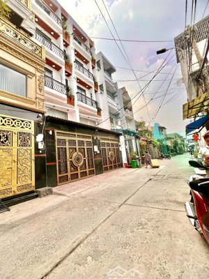 chdv thu nhập 40tr/th- 4 tầng 4.6 x 19m- 15p khép kín- chỉ 8t hơn