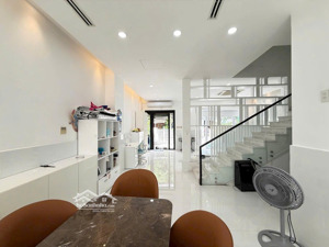 bán biệt thự hưng thái- pmh - quận 7