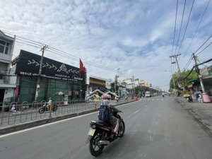 bán nhà căn góc 2mt kinh doanh sầm uất lê văn quới 17.5x21 xd 1 lầu giá 68 tỷ tl nhựt