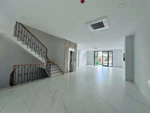 nhà nguyên căn vạn phúc city dt 7x20m 1 hầm 5 tầng, hoàn thiện văn phòng cao cấp, có hệ thống pccc