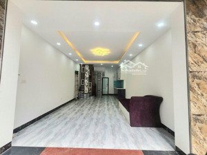 bán nhà linh đàm 32m 5 tầng ô tô đỗ cửa vào nhà view hồ thoáng mát