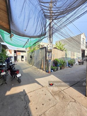 bán đất gốc 2 mặt tiền, gần chợ xóm nghèo 200m, p.dĩ an, tp.dĩ an