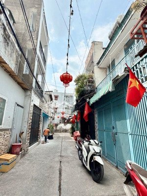 bán gấp nhà mới 2 tầng - giảm sâu 100tr - chỉ 4.05 tỷ - hẻm xe hơi mã lò