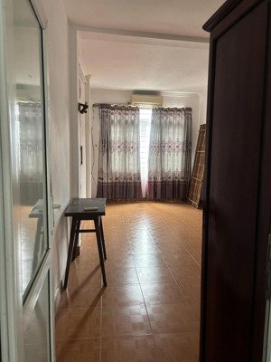 bán nhà sổ đỏ chính chủ mặt ngõ ô tô phố lý nam đế 35m2 x 6 t , cách mặt phố 20m , 17 tỷ