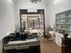 cho thuê nhà 45m*4 tầng, nguyên căn ngõ 157 pháo đài láng, đống đa, giá 17 triệu (tl).