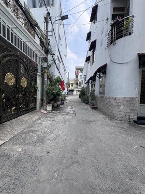 hẻm xe hơi - sát mặt tiền- nguyễn văn yến - tân phú - 60m2 - 2tầng - 7tỷ1.. tl
