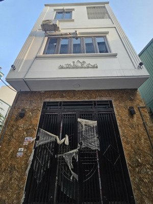 4,77 tỷ nhà đông la 50m full nội thất ở ngay 3 tầng 3 ngủ rộng 1 phòng thờ full