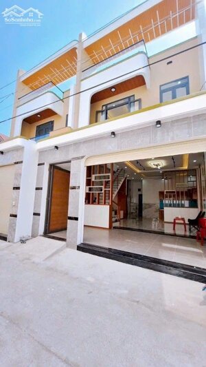 Nhà mới xây 1 lầu 1 trệt 3.7 tỷ 80m2 ,3 phòng ngủ, sát chợ Bửu Hòa