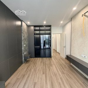 bán nhà ngõ thịnh hào 1 ô tô tránh kinh doanh phân lô vip đống đa nhà đẹp, nội thất đầy đủ