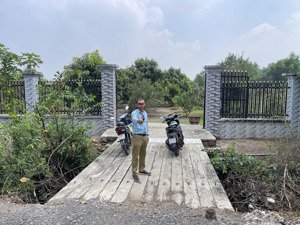 nhà vườn mt đường nhựa xã hưng long, bình chánh, dt: 1000m vườn (ngang 15m x dài 67m)