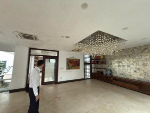 cho thuê nhà mp nguyễn thị định, dt 60m2 x 4t, mt 5m, giá thuê 60tr, kd mọi mô hình