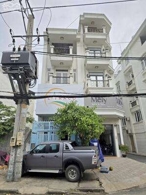 Bán nhà 64 Đường số 18 Phường 8, DT 4,2x15m, 1 trệt 3 lầu. Giá 10.3 tỷ