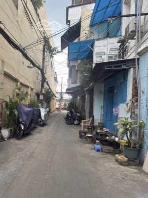 nhà chính chủ 120m2 3 tầng ngang khủng 6.7 m nhỉnh nhẹ xều 10 tỷ