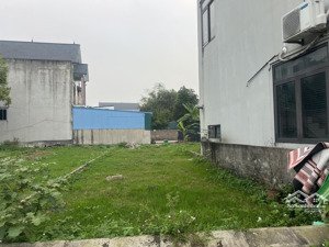 lô đất vàng 2 mặt đường .giá cực rẻ -dt:106m full-mt;5m -đông lai -quang tiến