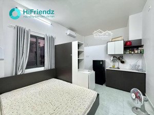 căn hộ siêu mới full nội thất có cửa sổ thoáng mát nằm ngay chợ rạch ông chân cầu chữ y