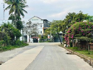 bán lô đất khu cn đông phú đường 10mét giá 1tỷ290