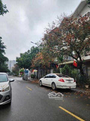 bán nhà liền kề viglacera hữu hưng, tây mỗ, 94m2 x 4 tầng, mt 5m, giá 18 tỷ, đường rộng ô tô tránh