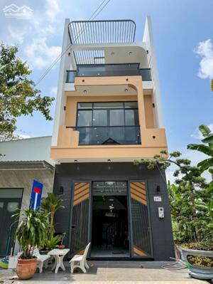 Nhà 1 trệt 2 lầu đường xây mới - Khu Dân Cư Văn Hóa Tây Đô