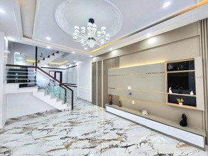 bán nhà chính chủ. 3pn, 3wc, 42m2 ở chợ con, 3,5 tỷ