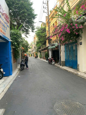 giảm 600tr, sở hữu nhà 3 tầng (5x15) hxh 5m, p.13, chỉ 130tr/m2, gần khu k300, nhà ga t3