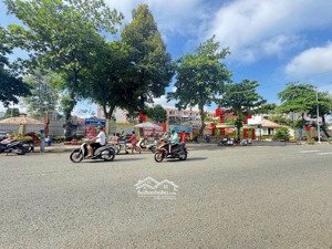 nhà bán mt đường số 10, đối diện chợ bình hưng, thuộc kdc bình hưng. dt: 6x20m, 3 tầng