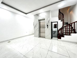 chính chủ bán nhà phố nguyễn lương bằng-trung tâm đống đa -xây mới 6 tầng thang máy-quy hoạch ổn