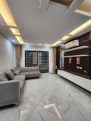 phố 8/3 lô góc 32m2- 5t, mt4.1m- nhà mặt ngõ thông- vừa ở vừa kinh doanh nhỏ