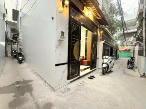 căn góc xe hơi - thích quảng đức phú nhuận - 33m² - 4 tầng - giá nhỉnh 8 tỷ