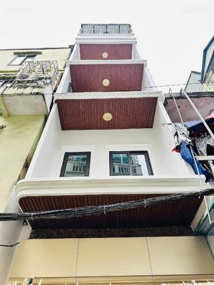 chính chủ bán nhà hào nam, 40m2, 5 tầng thang máy, gần phố, nhiều tiện ích, chỉ 10,799 tỷ