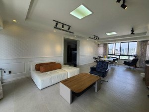 bán căn hộ the panorama , tầng 12 block b , kiểu nhà ban công phòng khách, view sông đẹp