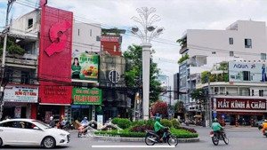 nhà 3 tầng gần ngã 5 quang trung trung tâm nha trang dòng tiền 45tr/tháng