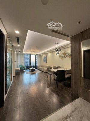 cho thuê mp bà triệu, vị trí vip, dt 40m2, mt 8m, mọi mô hình kd, giá cực mượt 22tr. lh 