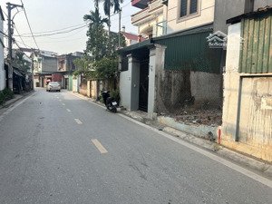 nhỉnh 5 tỷ có lô đất mặt đường kinh doanh buôn bán sầm uất trục chính đa tốn gia lâm, ko quy hoạch