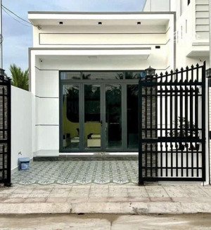 cô hương cần bán nhà gấp căn nhà ở dinh dức thiện bình chánh