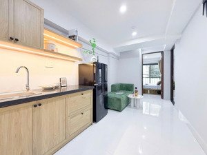 2pn ban công new 99% - máy giặt riêng - free 4 xe - ngã tư phú nhuận - phố ẩm thực phan xích long