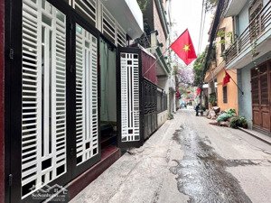 nhà dân xây thụy phương mặt ngõ ô tô đỗ cửa. chính chủ dân xây