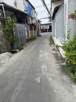 bán nhà 30m ra trần thi bốc sổ hồng riêng 1 lầu đúc thật hóc môn giá 4.75 tỷ.