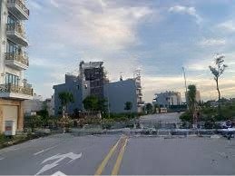 anh trai em gửi bán lô tđc a51 40m2 có sẵn nhà cấp 4 ngay trục 24m giá: 4tỷ400 tr có thoả thuận