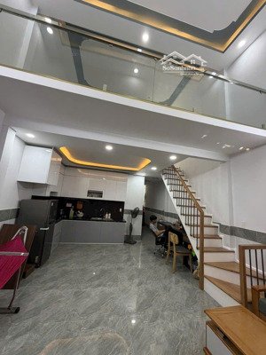 bán nhà sổ hồng riêng gần ngã 5 chùa hang, hóc môn 55m 3.1 tỷ diện tích: 5m x 11m